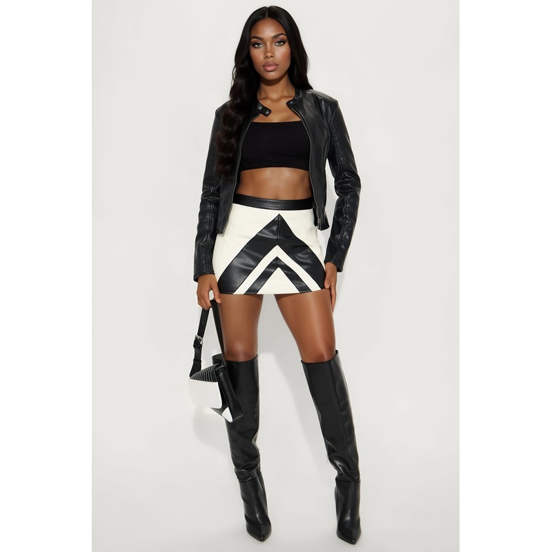 Your Best Shot Faux Leather Mini Skirt – Black/White