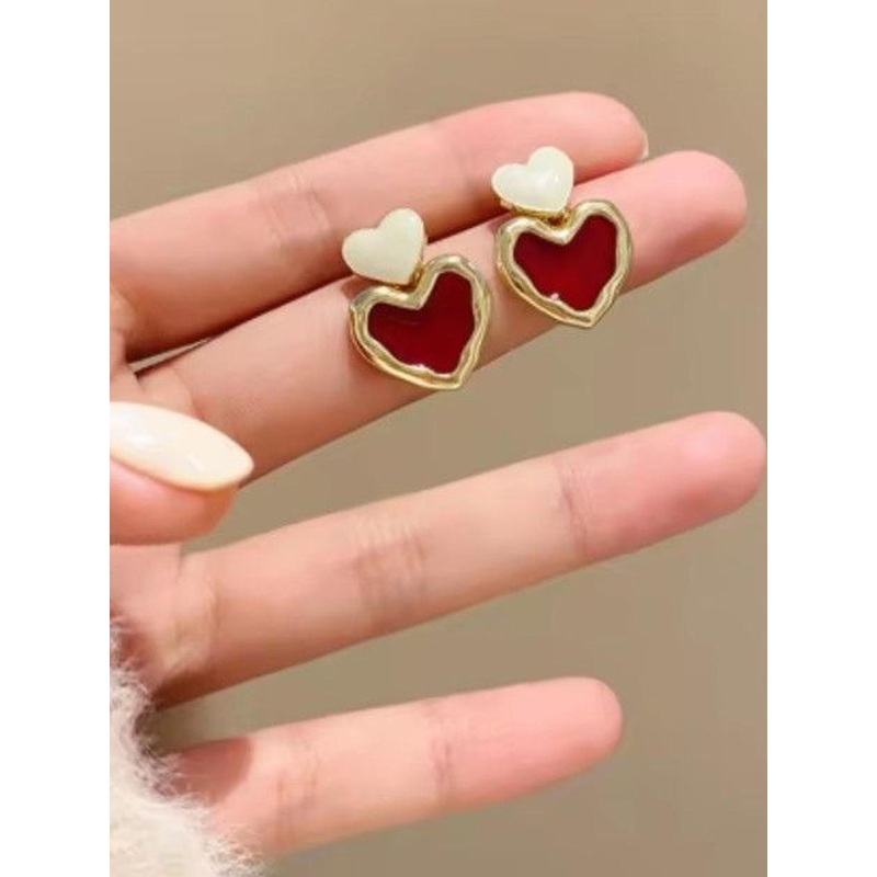 Tipsy closet Heart Shaped Drop Earrings