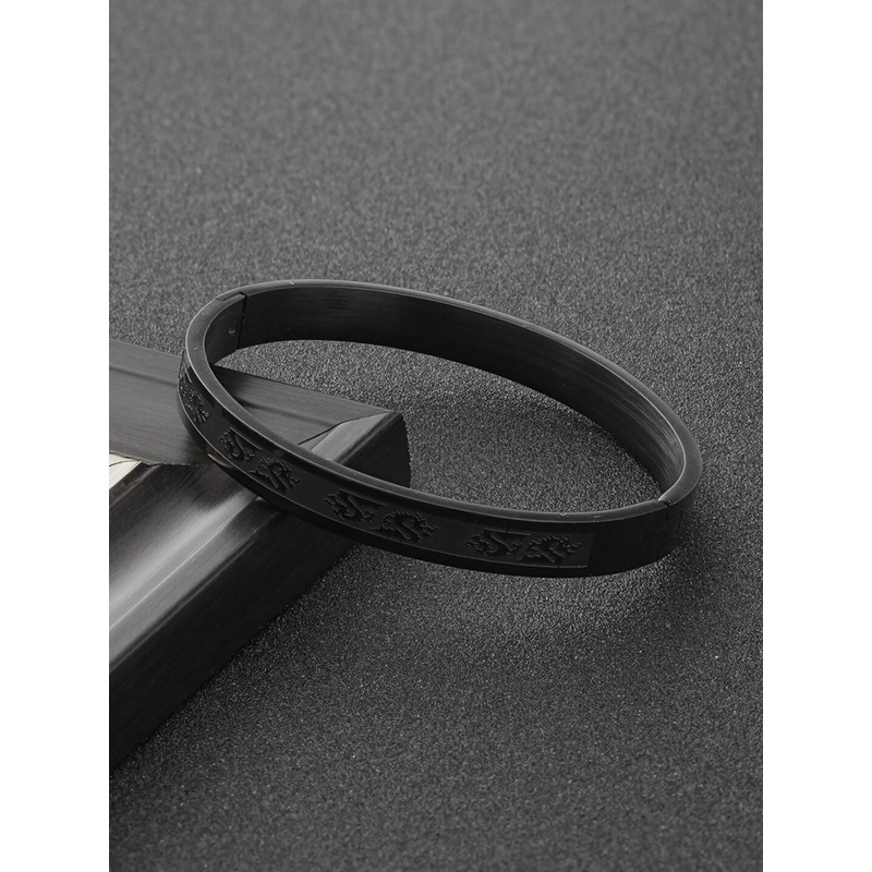 Jazz and Sizzle Men Stainless Steel Dragon Print Kada Bracelet