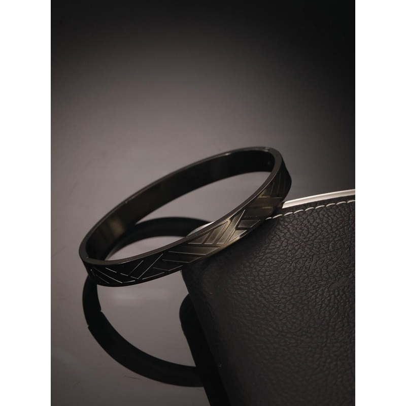 Jazz and Sizzle Men Stainless Steel Kada Bracelet