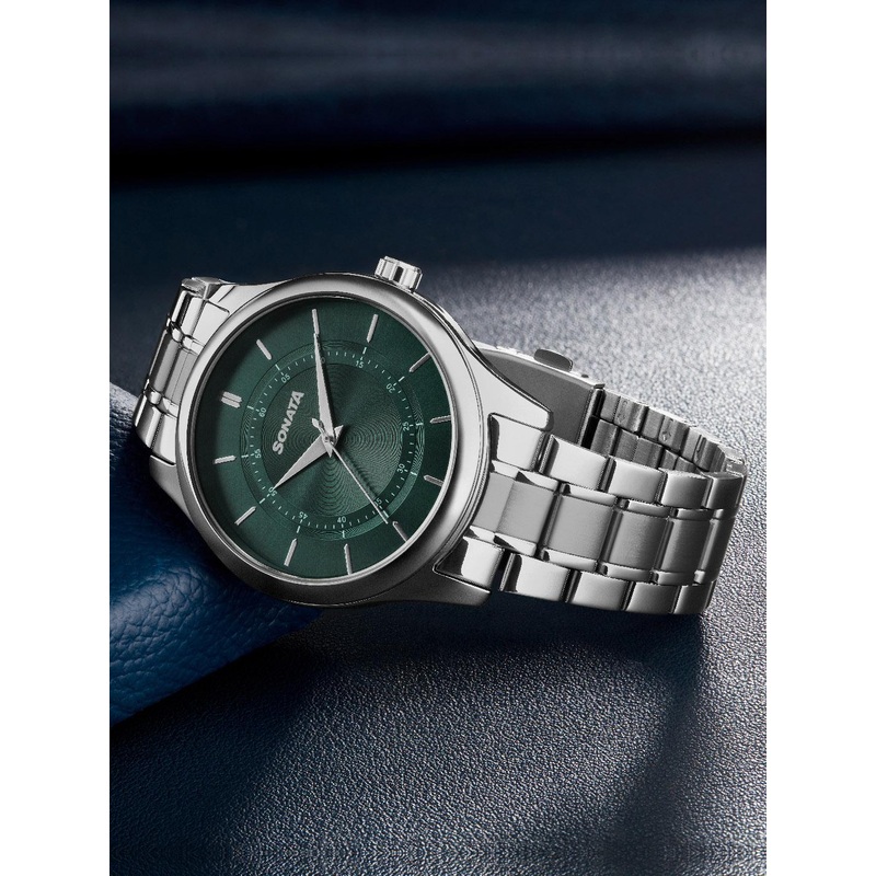 Sonata Men Embellished Dial & Stainless Steel Bracelet Style Straps Analogue Watch 77149SM02