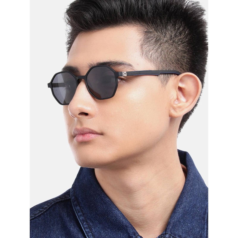 Carlton London Black Toned with Polarised Lens Octagon Sunglass