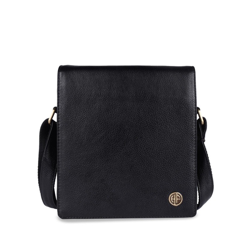 HAMMONDS FLYCATCHER Leather Structured Sling Bag