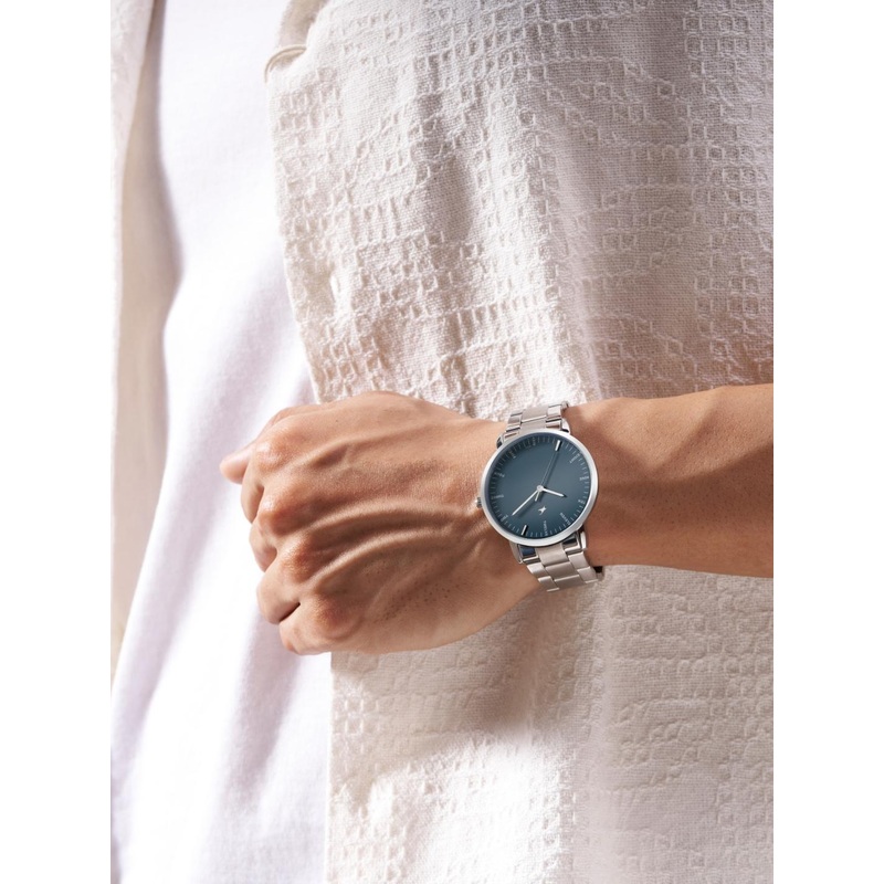 Fastrack Men Dial & Stainless Steel Bracelet Style Straps Analogue Watch 38159SM02