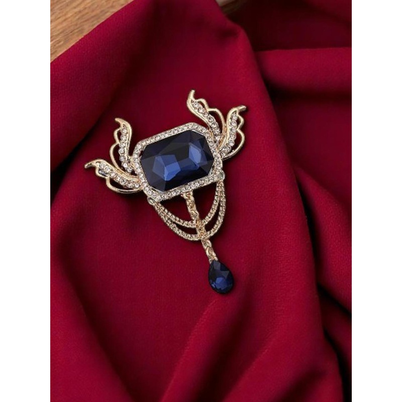 ADORN Men Rhinestone Studded Brooch