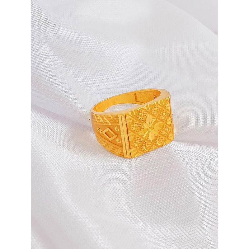 Saizen Men Gold-Plated Textured Finger Ring