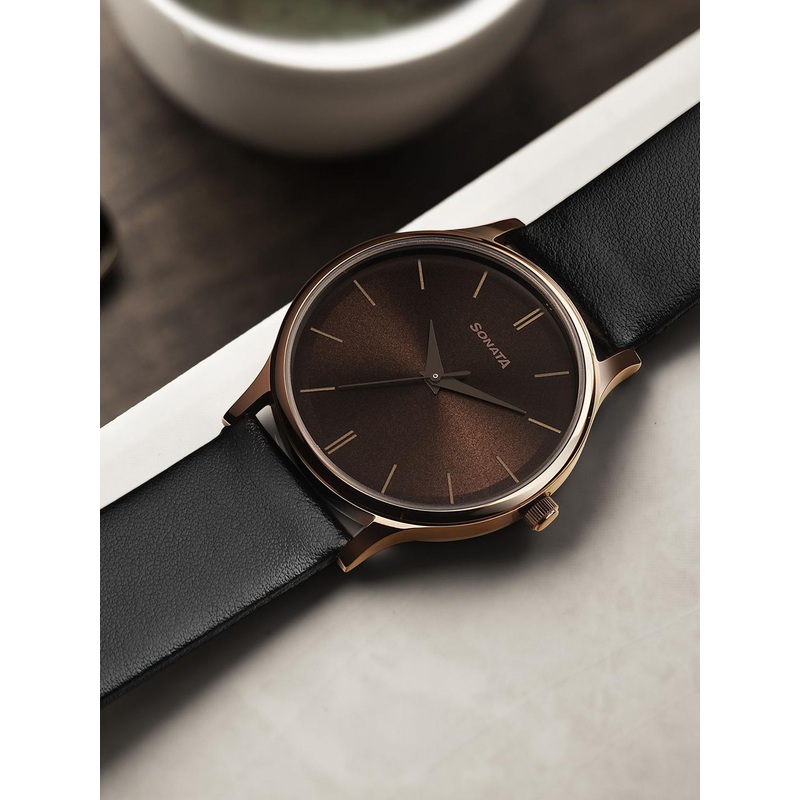 Sonata Men Brass Dial & Leather Bracelet Style Straps Analogue Watch 77105QL05W
