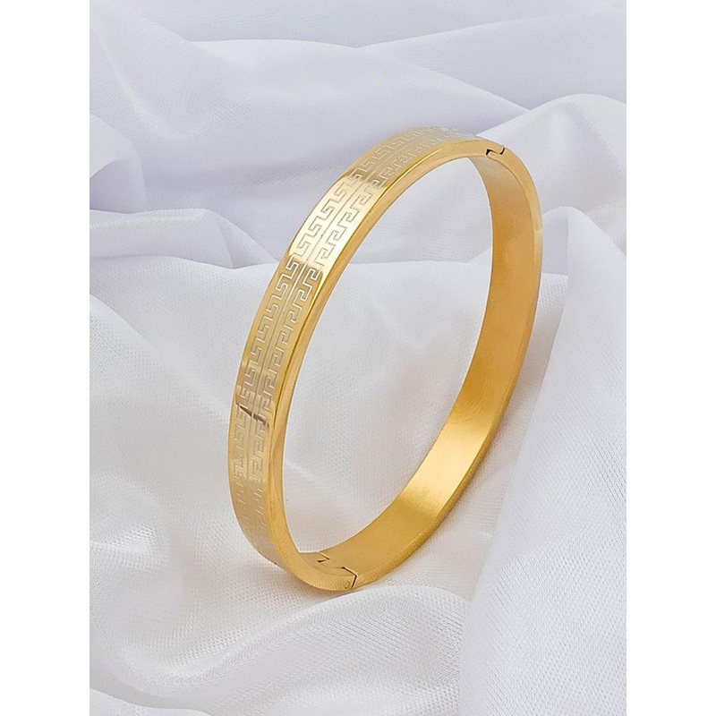 Saizen Men Handcrafted Gold-Plated Kada Bracelet