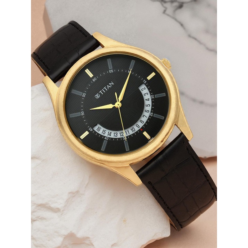 Titan Men Black Analogue Watch 1713YL01