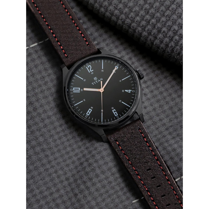 Titan Men Black Analogue Watch 1802NL01