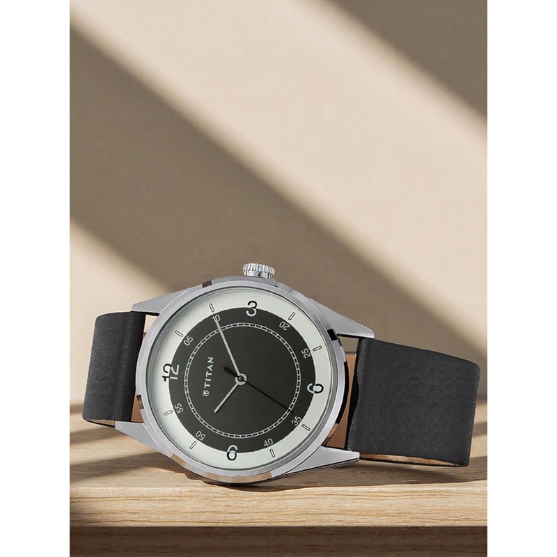 Titan Men Black Dial & Black Leather Straps Analogue Watch 1729SL04