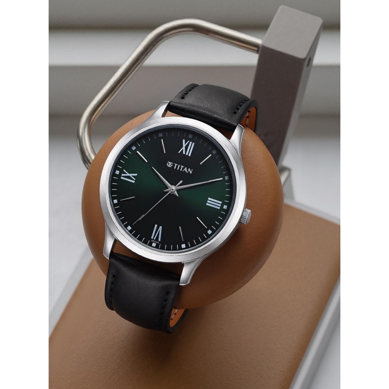 Titan Men Brass Dial & Leather Straps Analogue Watch1825SL16