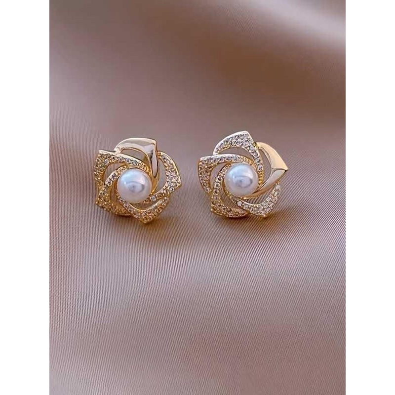 Bling Queen Rose Gold Plated Pearl Studded Floral Stud Earrings