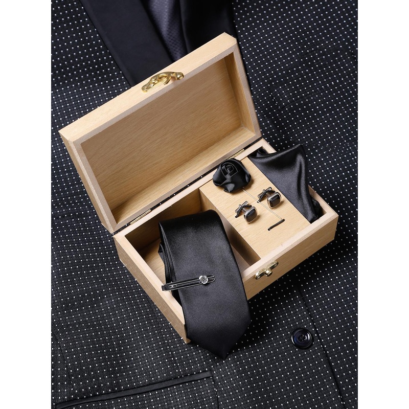 LOUIS STITCH Men Black Solid Italian Silk Accessory Gift Set