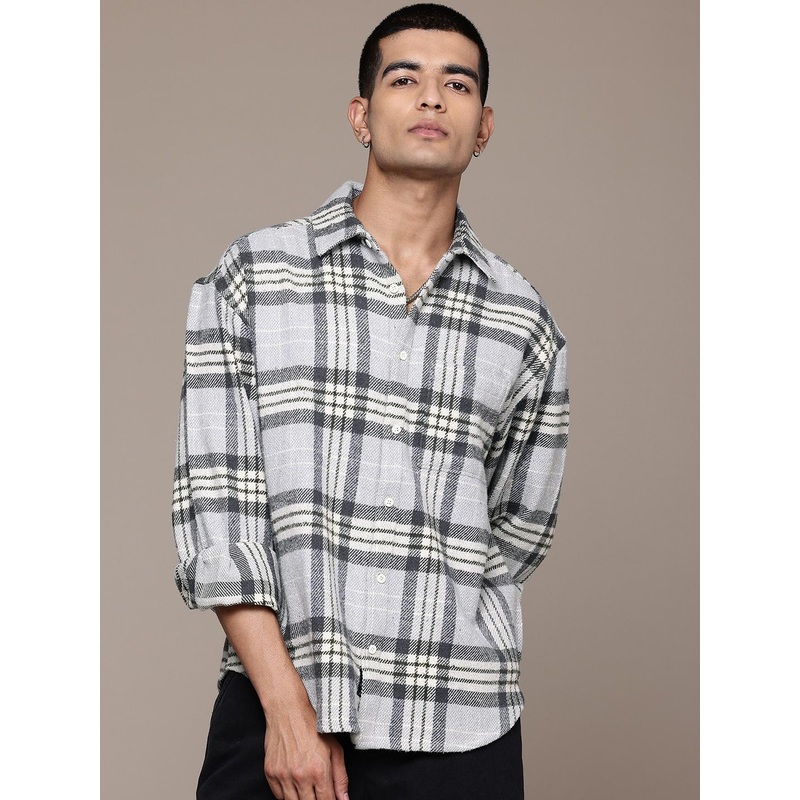 The Roadster Lifestyle Co. Relaxed Checked Pure Cotton Flannel Casual Shirt