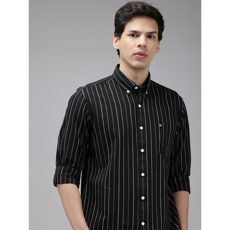 Arrow Sport Manhattan Slim Fit Self Striped Button-Down Collar Pure Cotton Casual Shirt