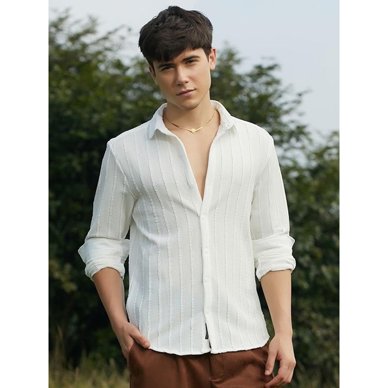 Campus Sutra Men Relaxed Fit Spread Collar Textured Cotton Casual Shirt