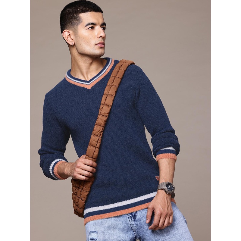 The Roadster Lifestyle Co. Fuzzy V-Neck Pullover