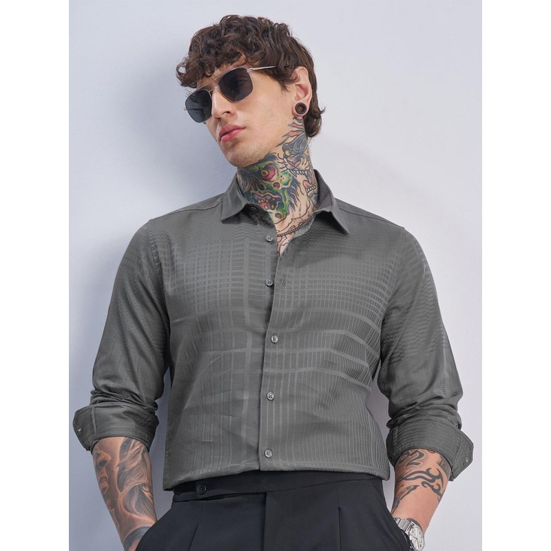 HIGHLANDER Slim Fit Textured Cutaway Collar Cotton Casual Shirt