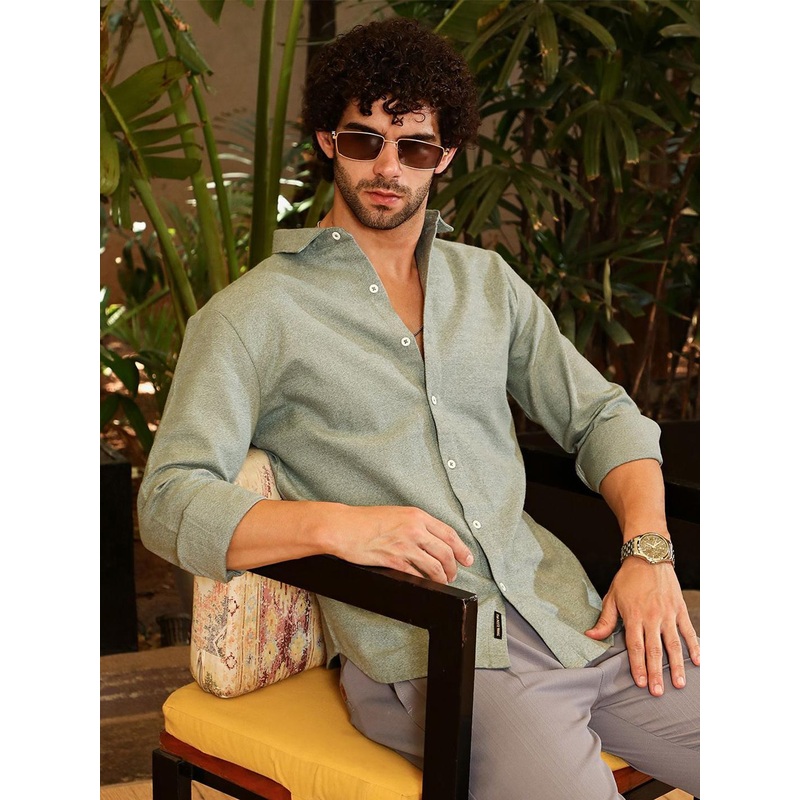 Campus Sutra Men Classic Fit Spread Collar Solid Cotton Casual Shirt