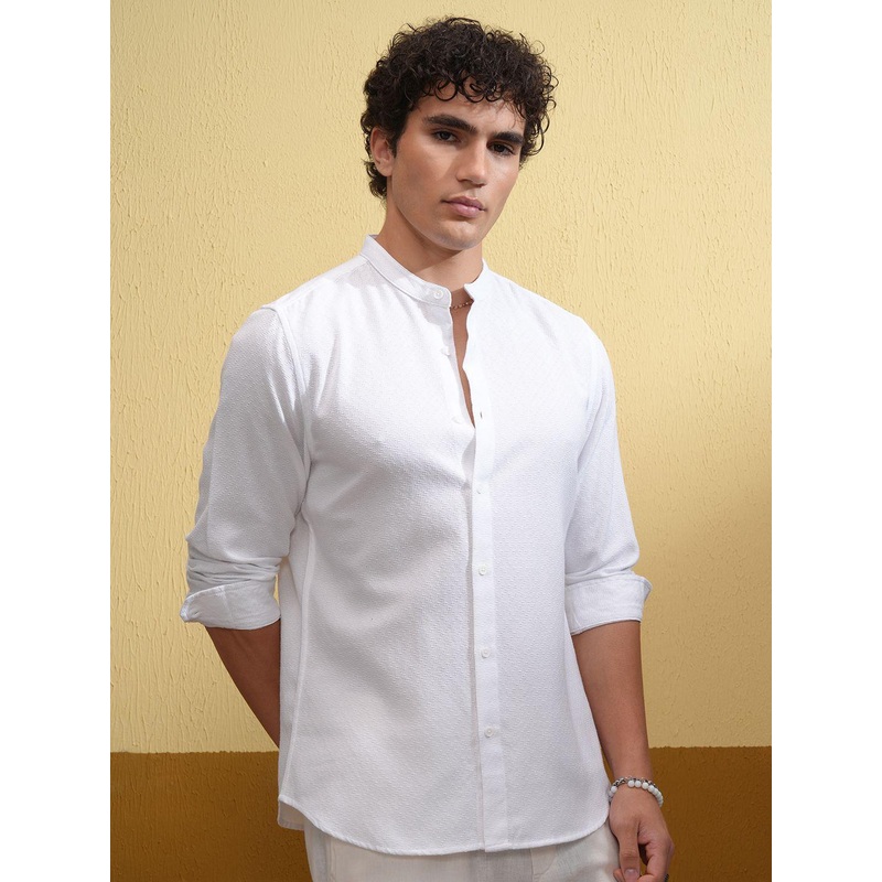 HIGHLANDER Men Spread Collar Solid Cotton Slim Fit Casual Shirt