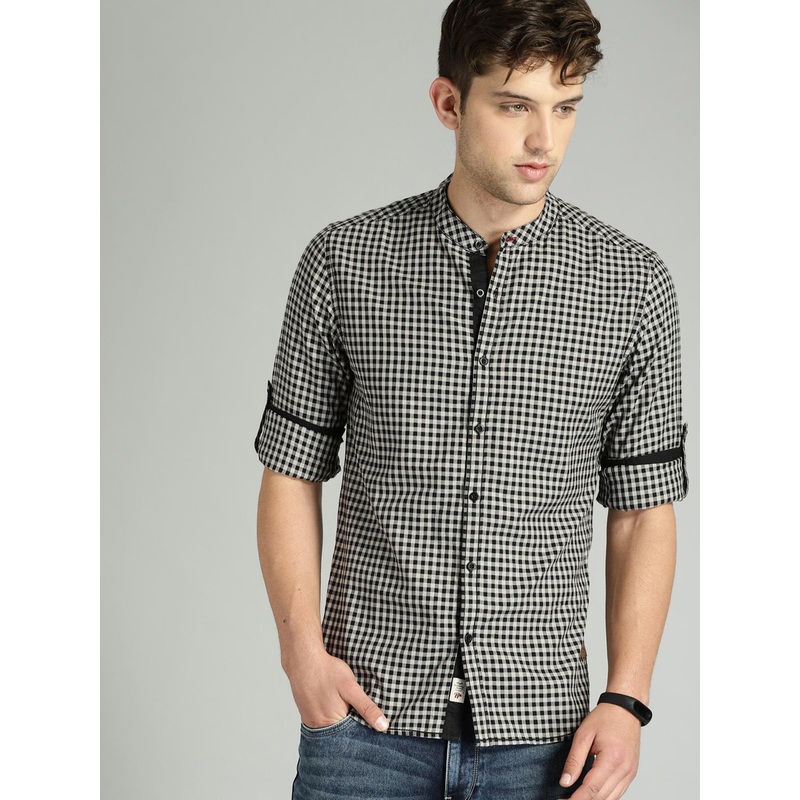 Roadster Men Black & Grey Regular Fit Checked Casual Shirt