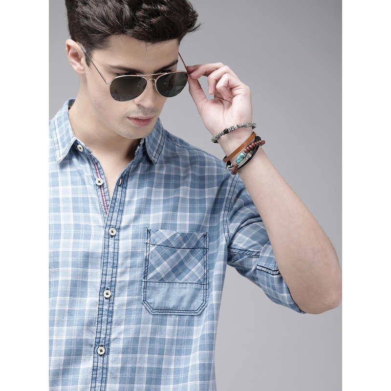 Roadster Men Blue Regular Fit Checked Casual Shirt