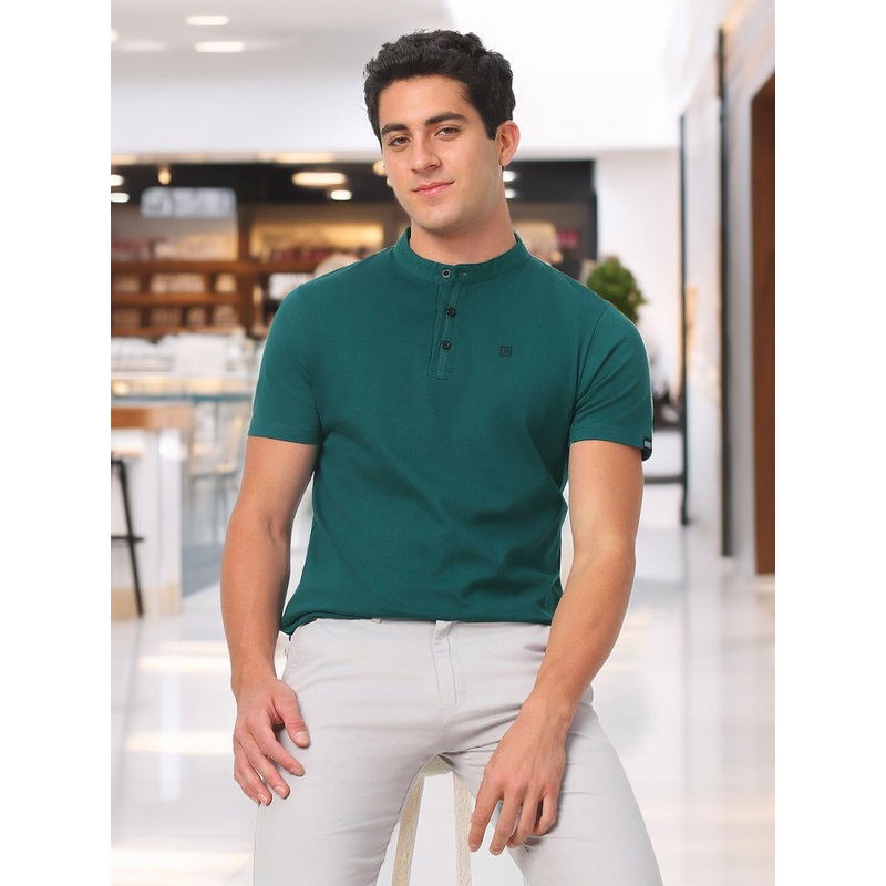Urbano Fashion Men Green Mandarin Collar Cotton Pure Cotton Slim Fit T-shirt