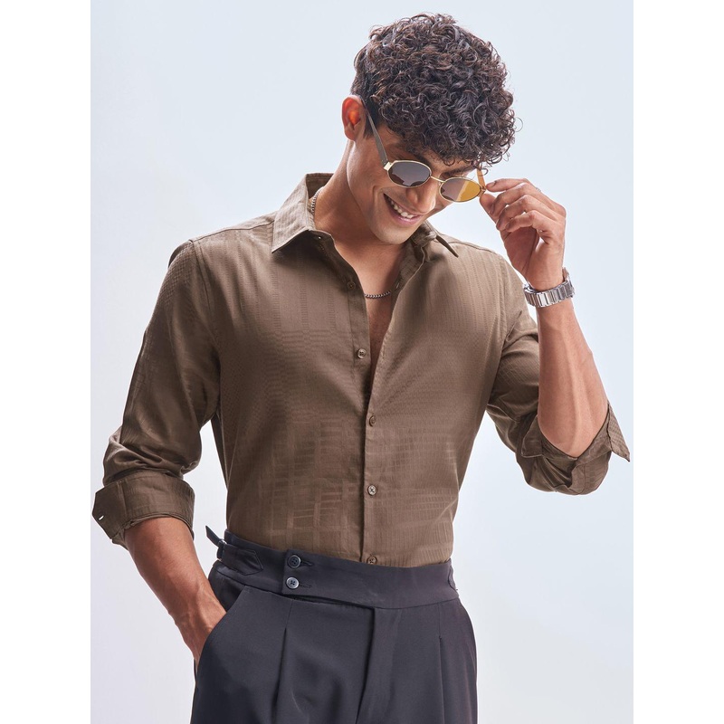 HIGHLANDER Men Slim Fit Textured Spread Collar Cotton Casual Shirt