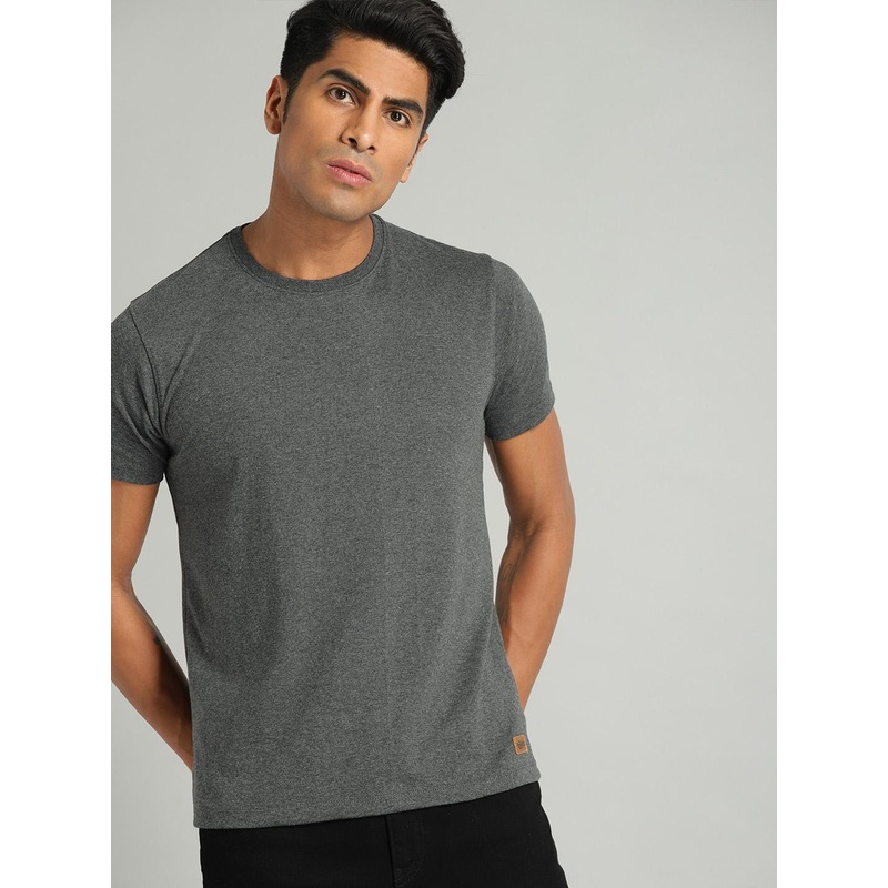 Roadster Men Charcoal Grey Solid Round Neck T-shirt