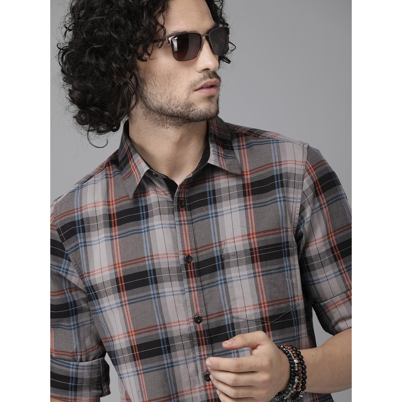 Roadster Men Grey & Red Slim Fit Checked Casual Shirt