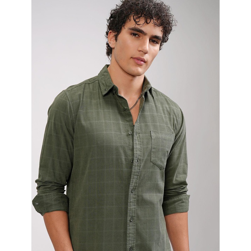 HIGHLANDER Men Textured Checked Buttton Down Casual Shirt