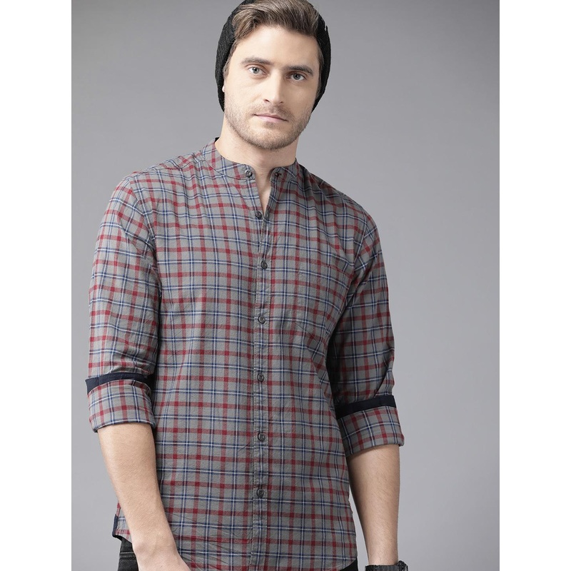 Roadster Men Charcoal Grey and Red Pure Cotton Tartan Checked Sustainable Casual Shirt