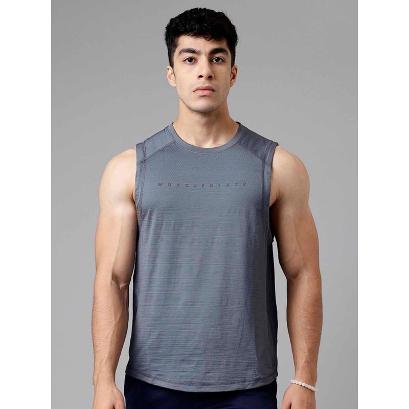 MuscleBlaze Men Sports T-shirt
