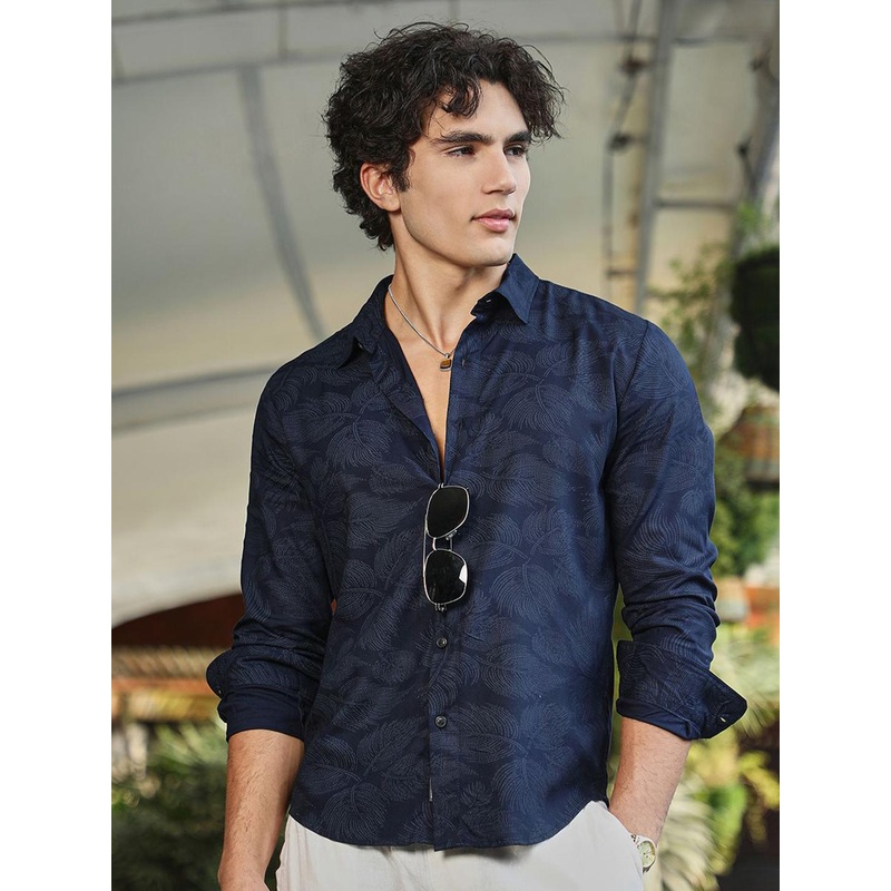 Campus Sutra Men Spread Collar Floral Printed Casual Regular Fit Shirt
