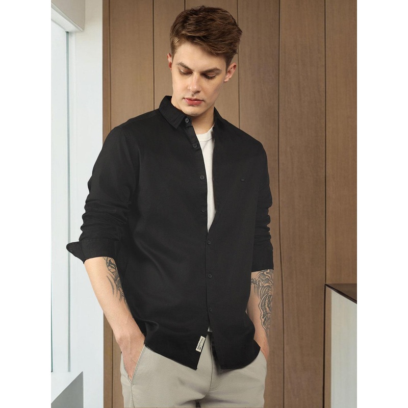 Dennis Lingo Men Black Slim Fit Opaque Cotton Casual Shirt