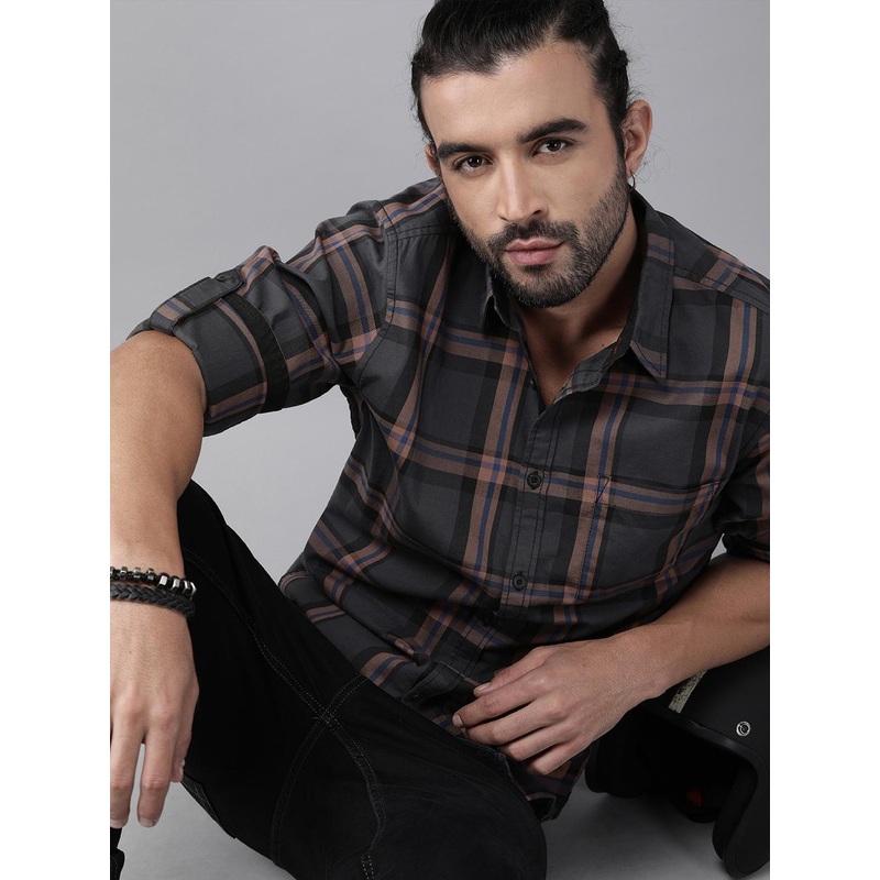 Roadster Men Grey & Pink Regular Fit Checked Casual Shirt