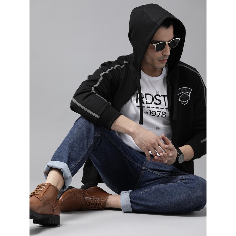Roadster Men Black Solid Hooded Sweatshirt with Side Stripe & Applique Detail