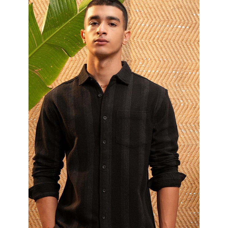 HIGHLANDER Men Spread Collar Vertical Stripes Striped Cotton Relaxed Fit Casual Shirt