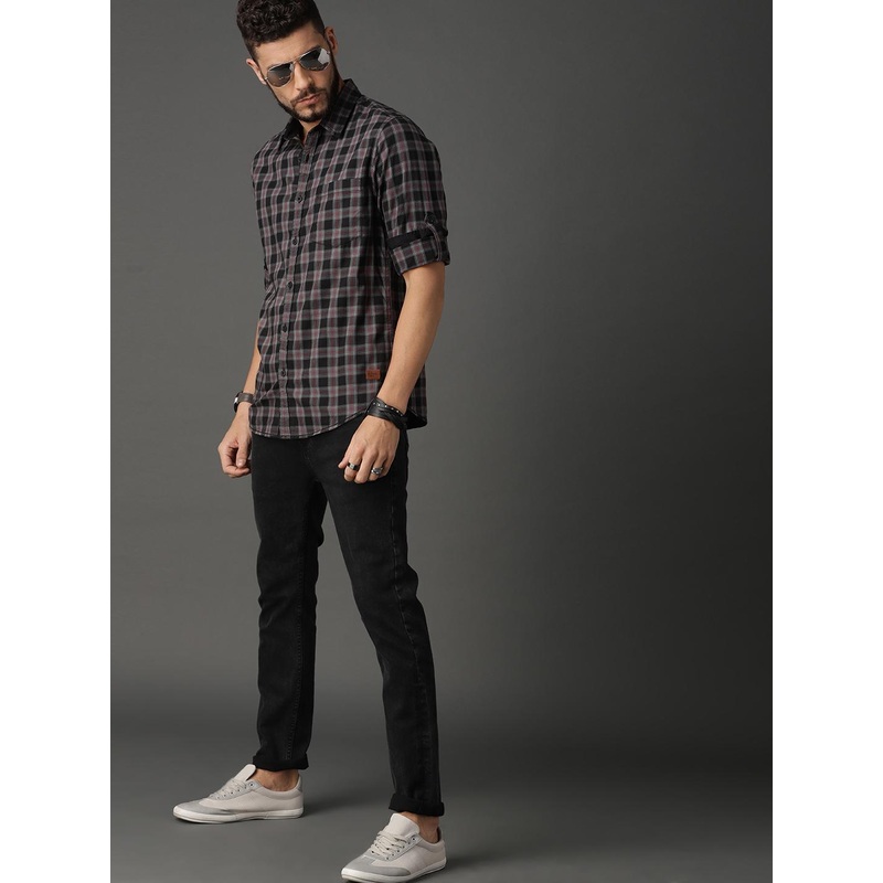 Roadster Men Black & Red Yarn Dyed Checked Casual Shirt