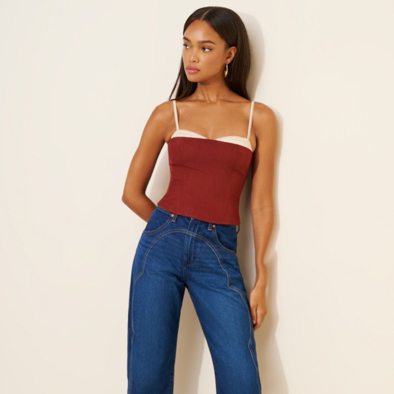 Sleek Barrel-Leg Jeans