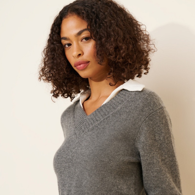 Dulce Cashmere V-Neck Sweater