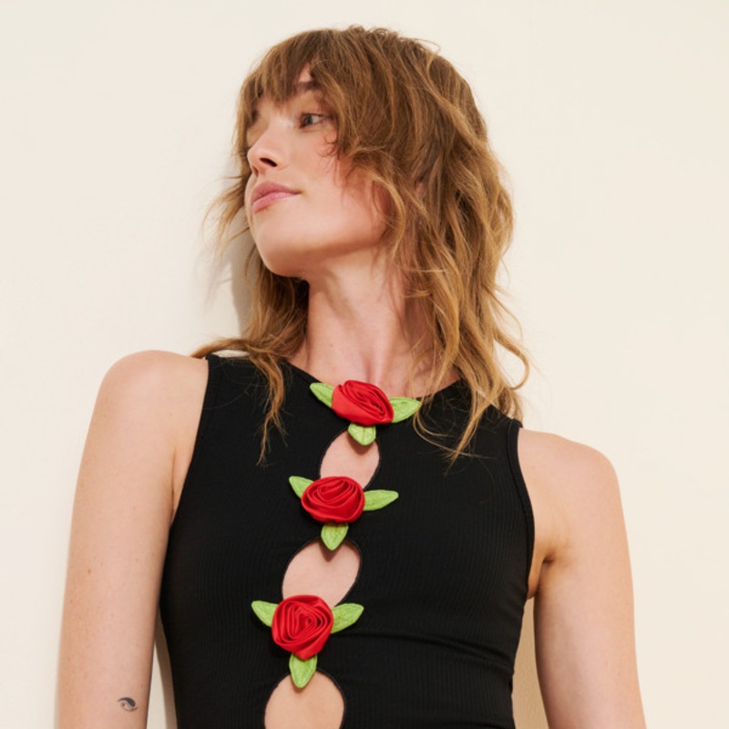 Three Hole Punch Roses Rib Tank