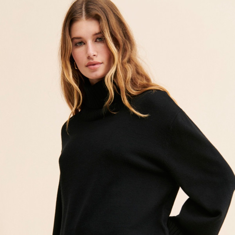 Wide Sleeve Turtleneck